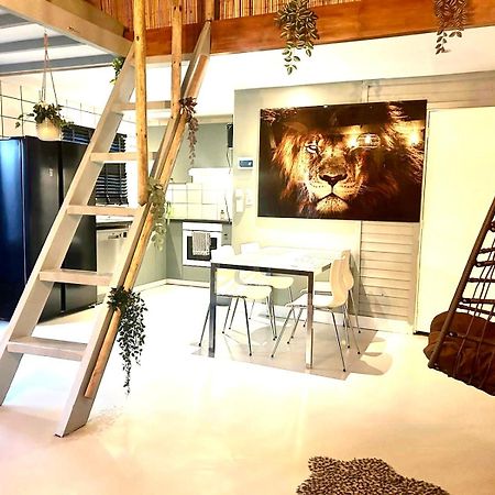 Jungle Style Lodge With Jacuzzi ,Sauna And Garden Near Amsterdam Vijfhuizen Exteriör bild