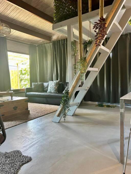 Jungle Style Lodge With Jacuzzi ,Sauna And Garden Near Amsterdam Vijfhuizen Exteriör bild
