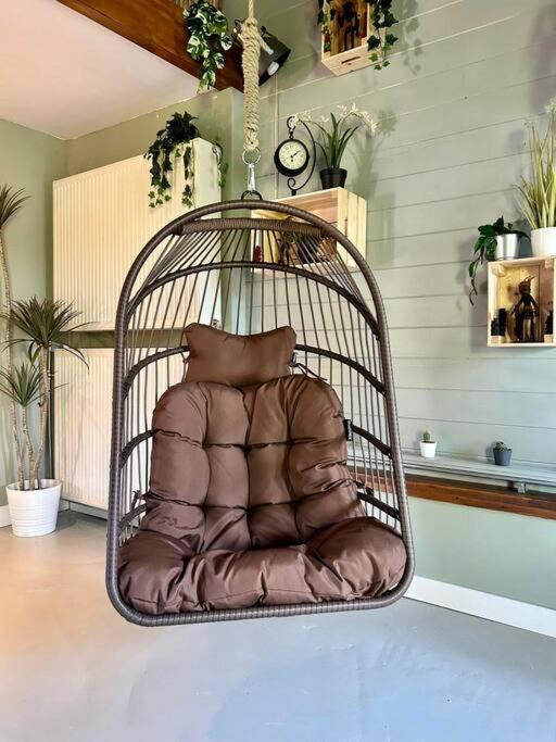 Jungle Style Lodge With Jacuzzi ,Sauna And Garden Near Amsterdam Vijfhuizen Exteriör bild