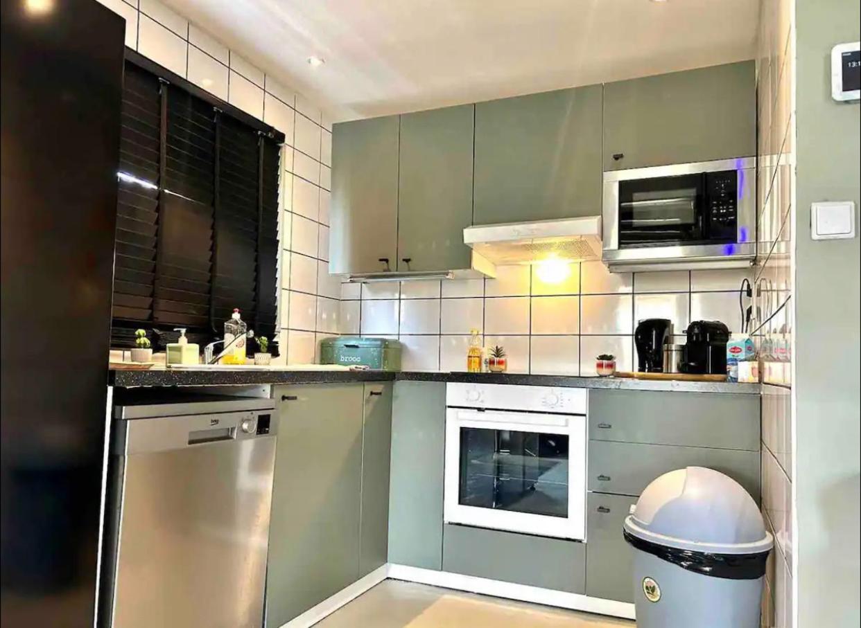 Jungle Style Lodge With Jacuzzi ,Sauna And Garden Near Amsterdam Vijfhuizen Exteriör bild