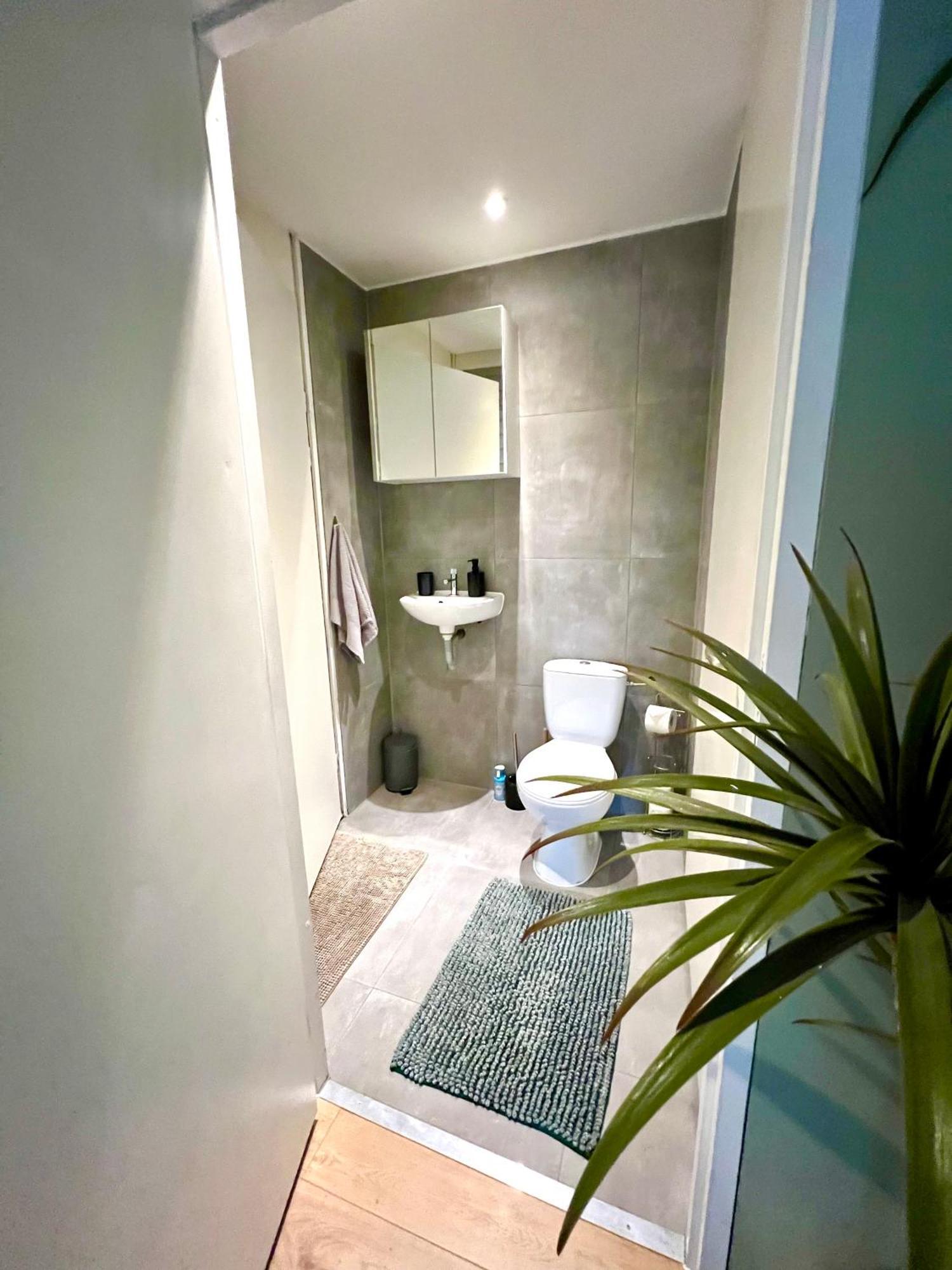 Jungle Style Lodge With Jacuzzi ,Sauna And Garden Near Amsterdam Vijfhuizen Exteriör bild
